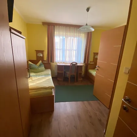Gaestehaus Zwei Einzelbetten Naehe Krems An Der Donau אורחן *